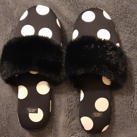 slippers - Picture 1 of 6